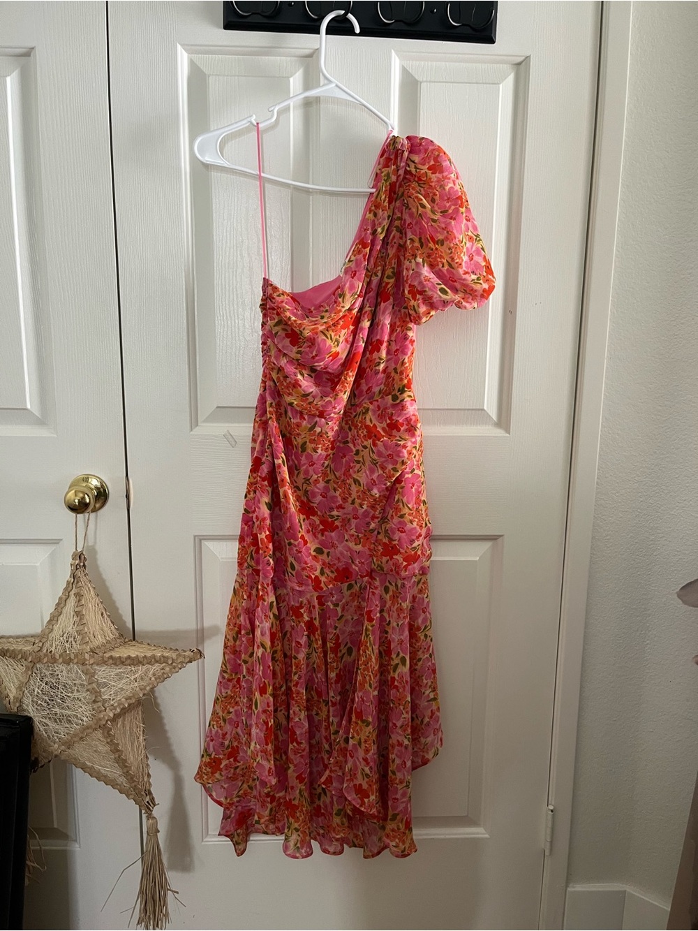 ASTR The Label Floral One-Shoulder dress